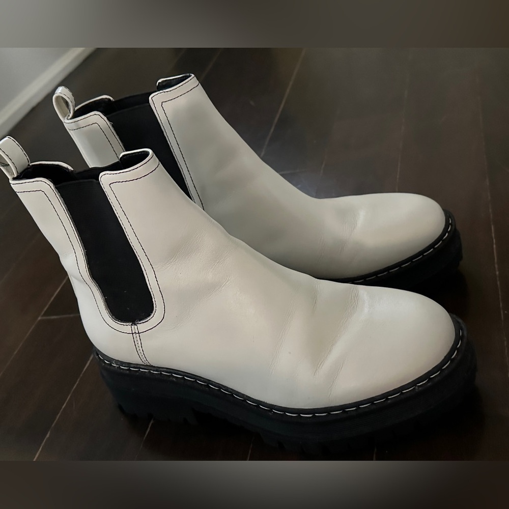 Marc Fisher White Leather Chelsea Boots (Retail $225CAD)